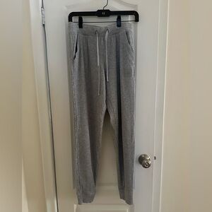 ALO Yoga Muse Sweatpants (Size Small, Grey)